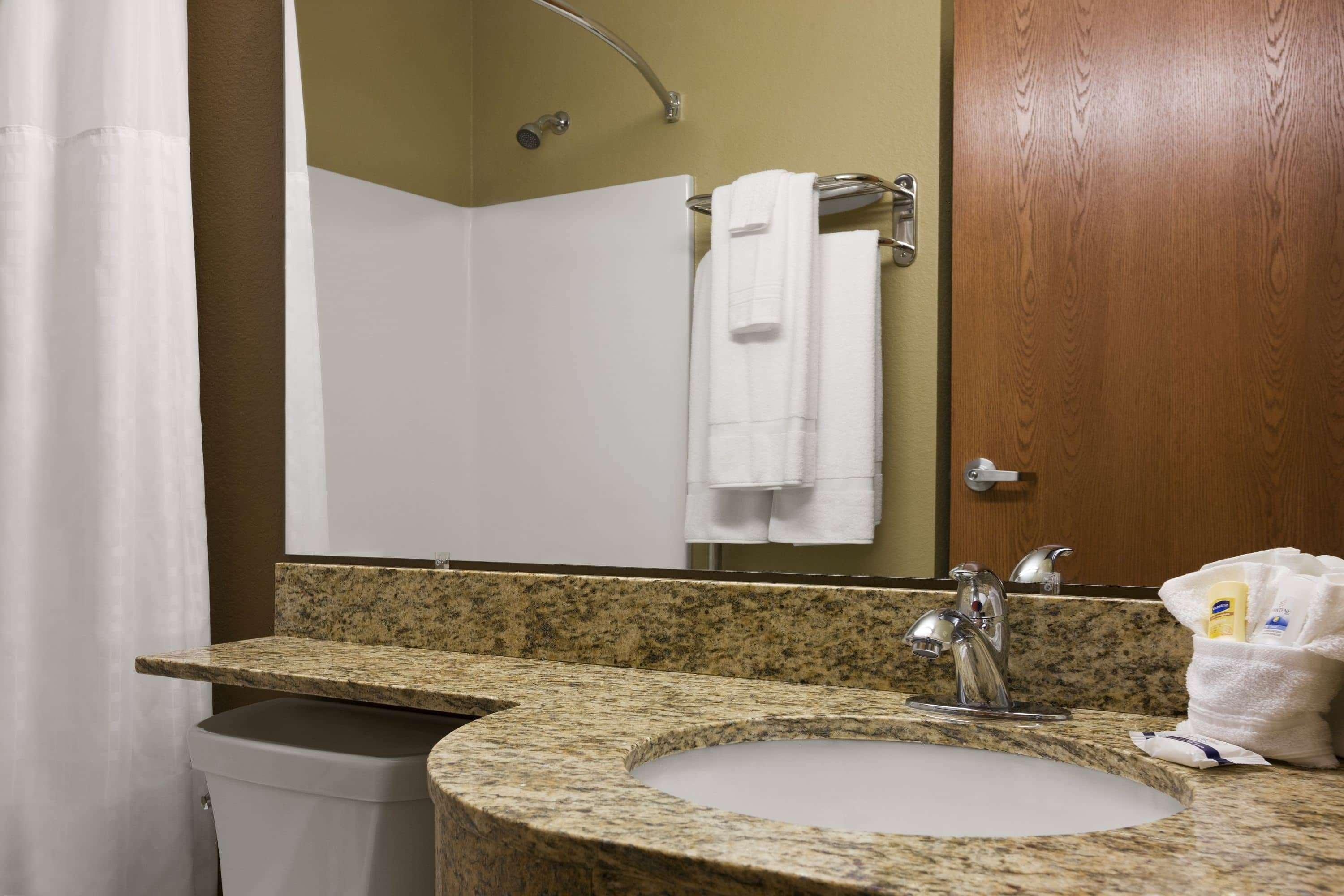 Microtel Inn & Suites Kenedy Экстерьер фото