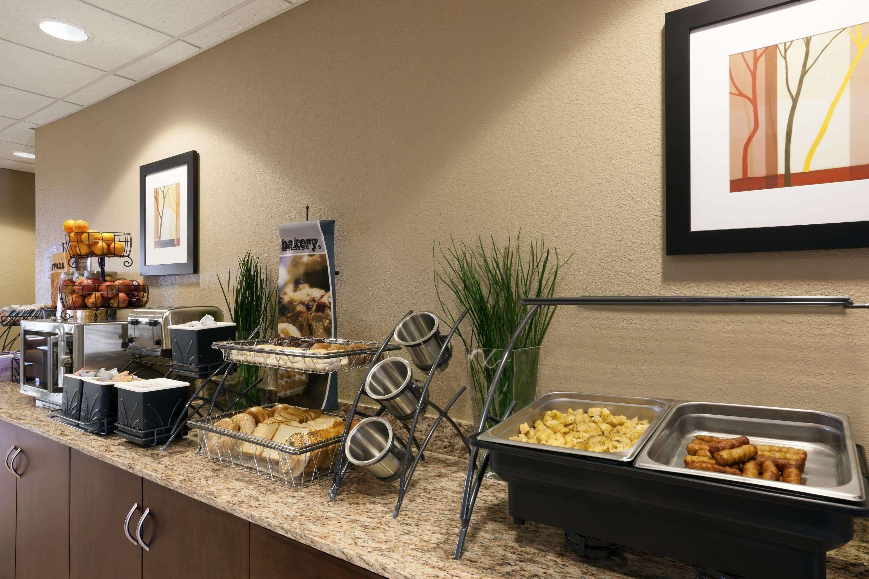 Microtel Inn & Suites Kenedy Экстерьер фото