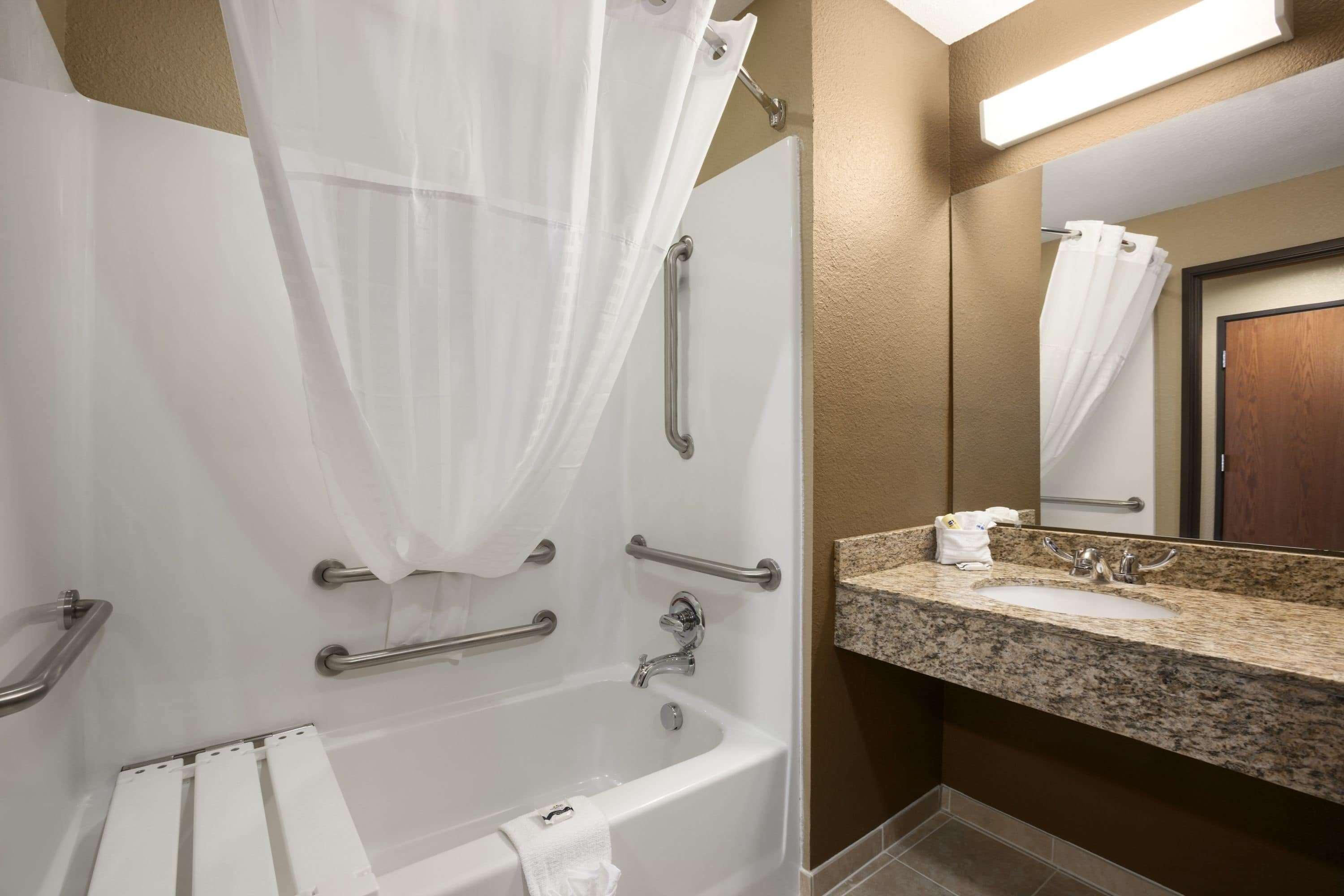 Microtel Inn & Suites Kenedy Экстерьер фото