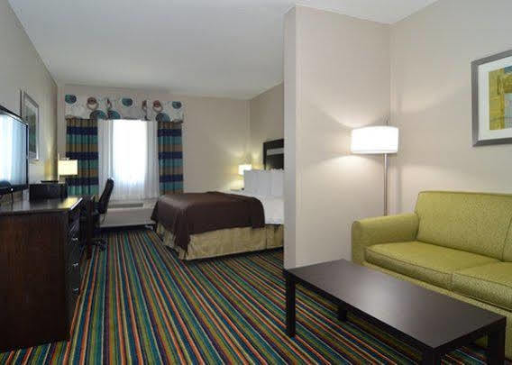 Microtel Inn & Suites Kenedy Экстерьер фото