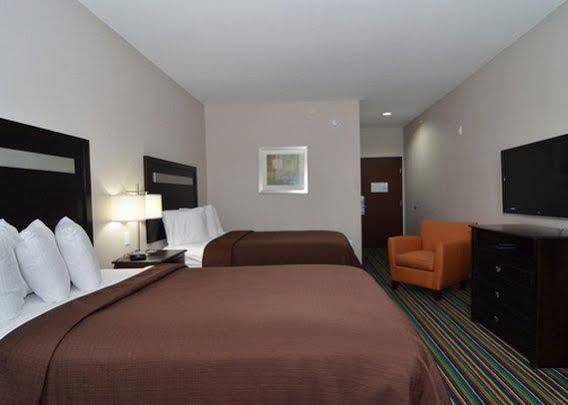 Microtel Inn & Suites Kenedy Экстерьер фото