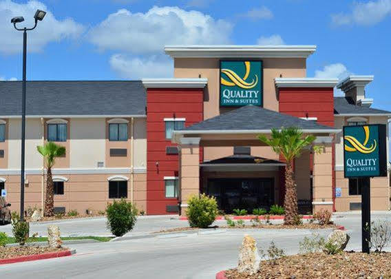Microtel Inn & Suites Kenedy Экстерьер фото