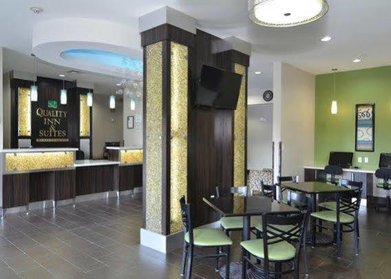 Microtel Inn & Suites Kenedy Экстерьер фото