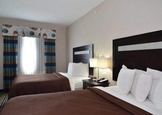 Microtel Inn & Suites Kenedy Экстерьер фото